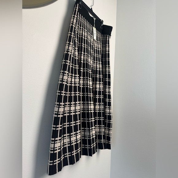 MAX STUDIO Midi Skirt In Black - Picture 5 of 8